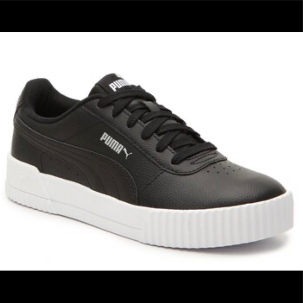 NWOT Puma Carina Sneakers